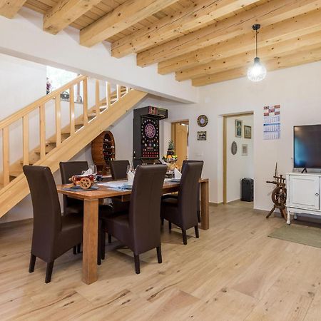 Amazing Home In Vrzici With Jacuzzi Zewnętrze zdjęcie
