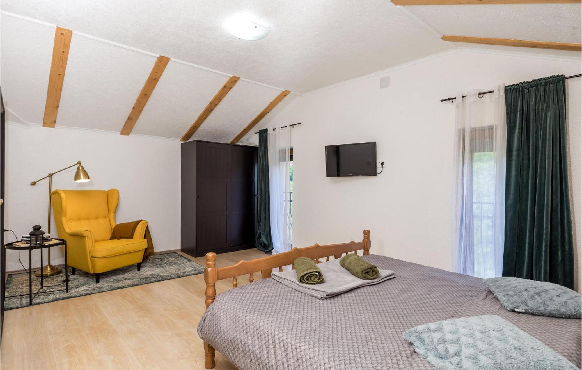 Amazing Home In Vrzici With Jacuzzi Zewnętrze zdjęcie